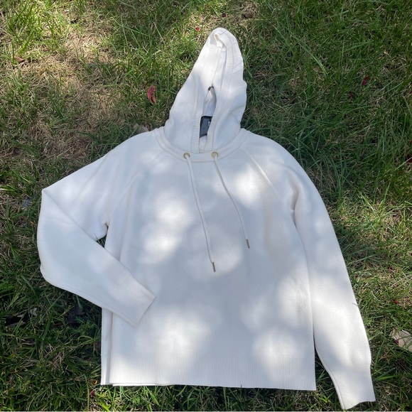 White Moth Unwind Classic Hoodie XS Sweatshirt - Picture 2 of 2